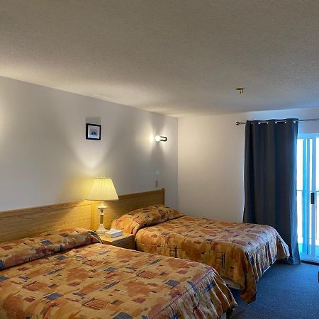 Hillview Motel Vanderhoof ภายนอก รูปภาพ