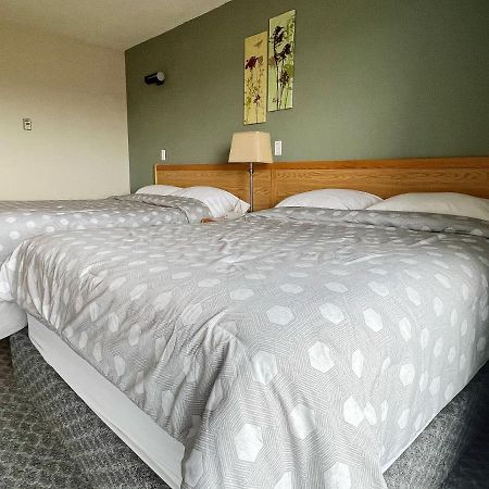 Hillview Motel Vanderhoof ภายนอก รูปภาพ