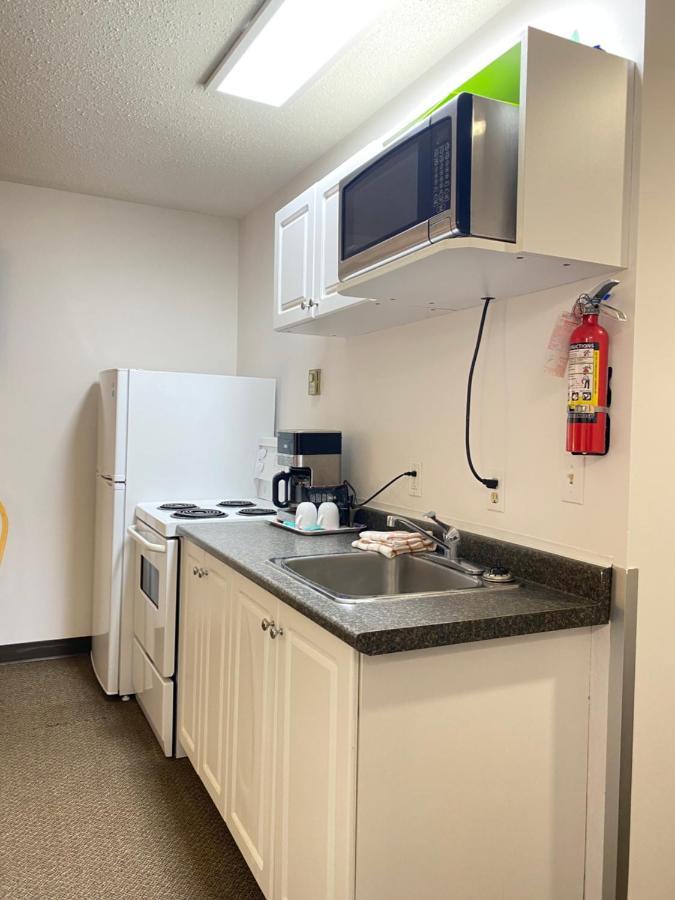 Hillview Motel Vanderhoof ภายนอก รูปภาพ