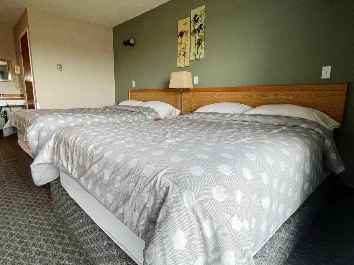 Hillview Motel Vanderhoof ภายนอก รูปภาพ