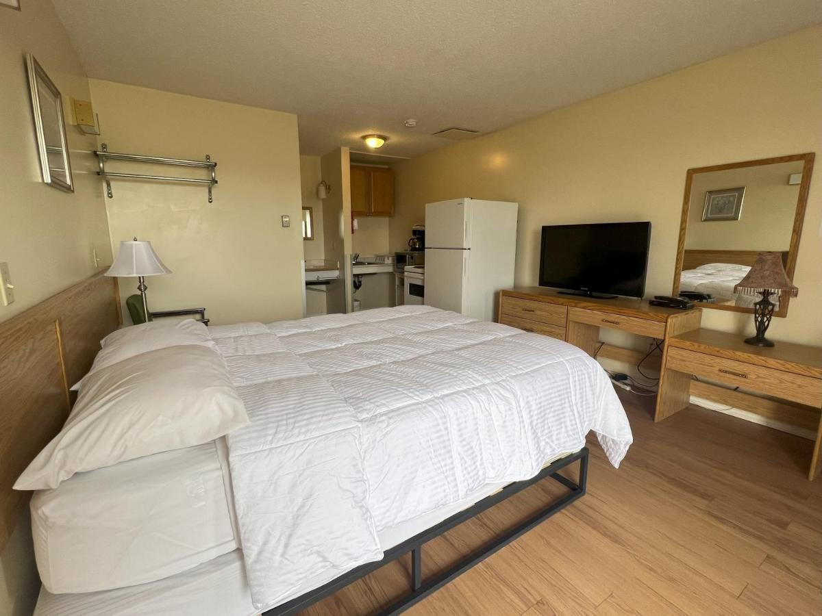Hillview Motel Vanderhoof ภายนอก รูปภาพ