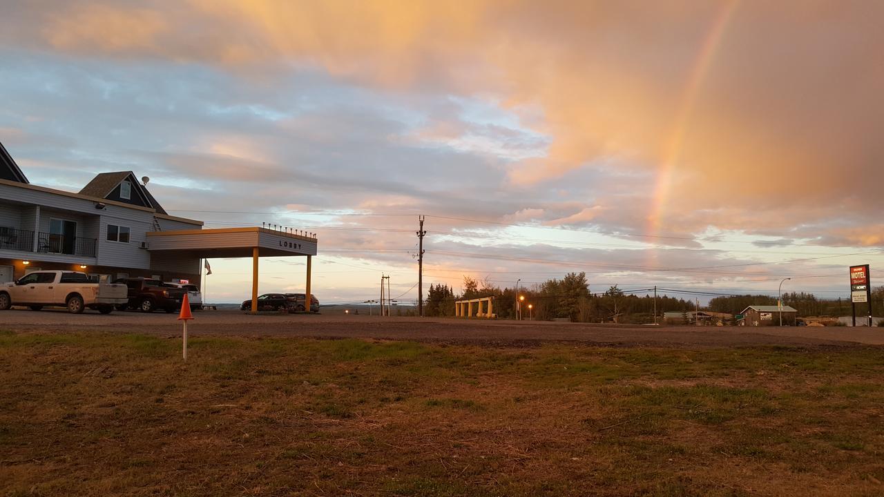 Hillview Motel Vanderhoof ภายนอก รูปภาพ